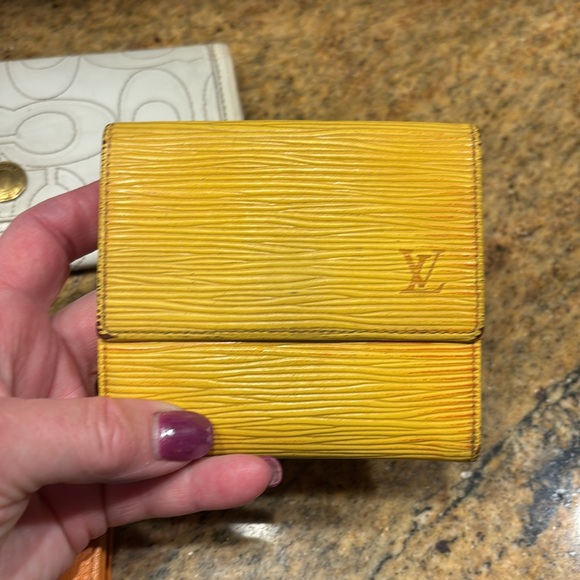 Lot of 4 wallets , LV, Coach, Ungaro, Furla - Picture 4 of 15